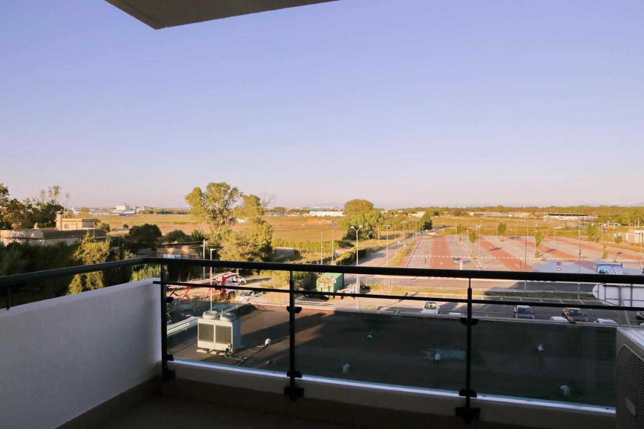 Bilocale Con Vista Sull'Aeroporto - Comodo Per Il Viaggio Fiumicino Esterno foto