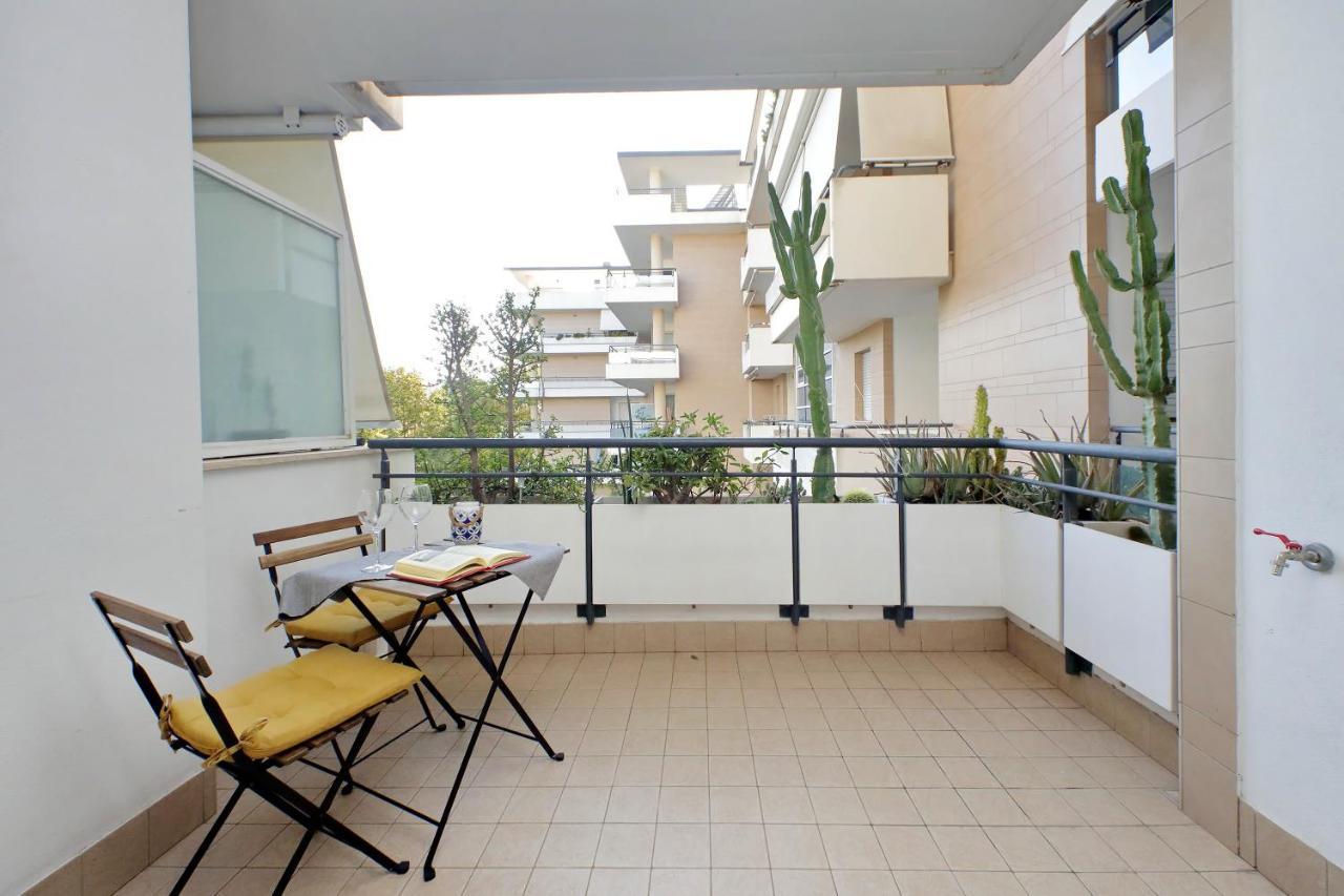 Bilocale Con Vista Sull'Aeroporto - Comodo Per Il Viaggio Fiumicino Esterno foto
